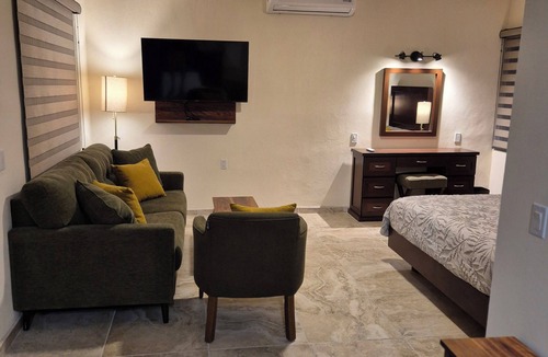 La Paz Hotel | Hotel Lorimar
