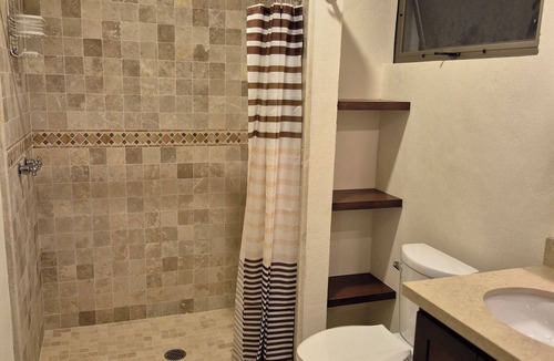 La Paz Hotel | Hotel Lorimar