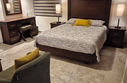 La Paz Hotel | Hotel Lorimar