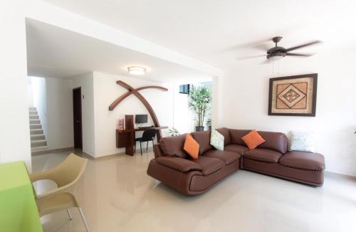 Downtown Cancun Hotel | Hotel Los Girasoles