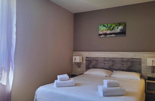 Privas Hotel | Hotel Restaurant Les Chataigniers