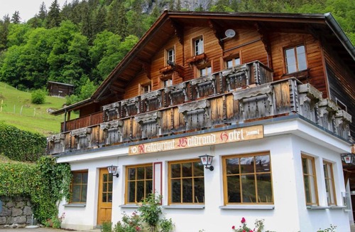 Isenfluh Hotel | Hotel Restaurant Waldrand
