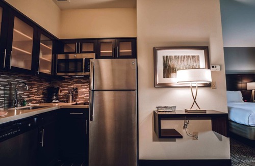 Chinatown Apartment | Hotel Room with Kitchen and FREE parking