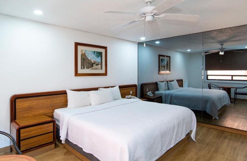 Cuauhtemoc Hotel | Hotel San Lucas