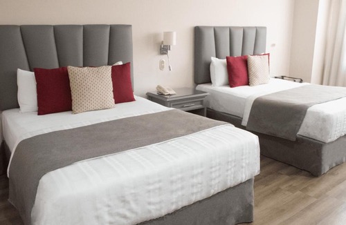 Zona 10 Hotel | Hotel Santander Plaza
