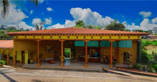Tacambaro Hotel | Hotel & Spa Quinta Sauz