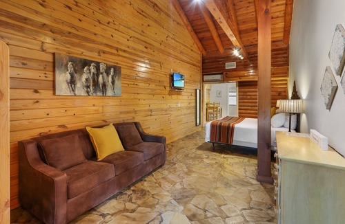 Wimberley Hotel | Hotel Style Suite with Resort Pool, Fire Pit, and Grill