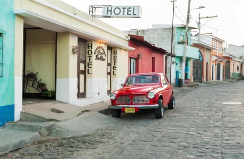 Quetzaltenango Hotel | Hotel Vintage "Casa las Flores"