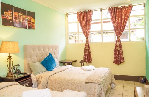 Quetzaltenango Hotel | Hotel Vintage "Casa las Flores"