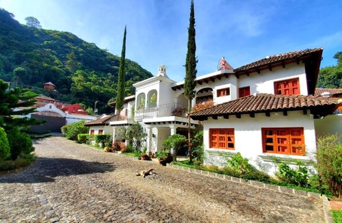 Santa Ana Hotel | Hotel y Jardines Casa Búho
