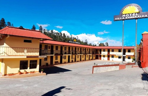 Quetzaltenango Hotel | Hotel y Restaurante Villa Esmeralda