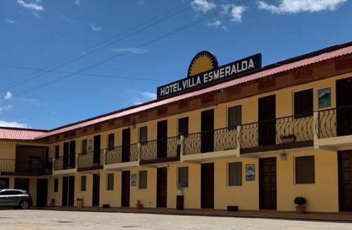 Quetzaltenango Hotel | Hotel y Restaurante Villa Esmeralda