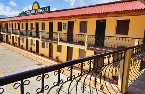 Quetzaltenango Hotel | Hotel y Restaurante Villa Esmeralda