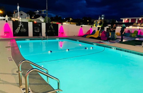 Nob Hill Hotel | Hotel ZAZZ