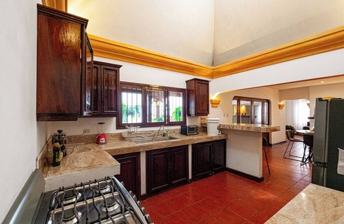 Antigua Guatemala House | House in an exclusive safe and nice condo