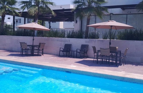 Apodaca House | House near the airport