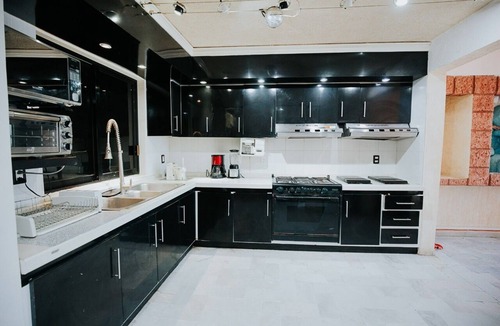 Club Deportivo House | House with spectacular bay views