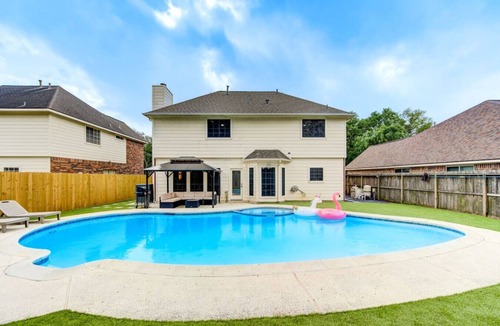 Katy House | Houston Huge Pool, miniGolf, Katy Asian Town, King
