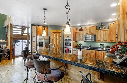 Baldy Mountain House | Huge Views with 3 master suites, movie room and close to shuttle
