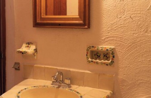 Crucecita Hotel | HUX Express - Huatulco