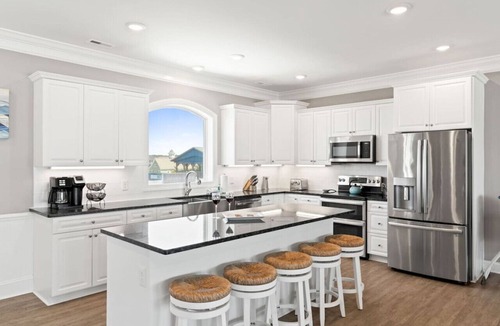 Holden Beach House | HYPNOTIC oceanfront w private pool/elevator