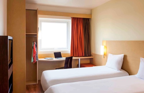 Juarez Municipality Hotel | Ibis Juarez Consulado