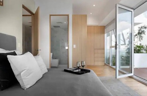 Los Alpes Apartment | Iconc SkyScrapper Villa SkyDeck