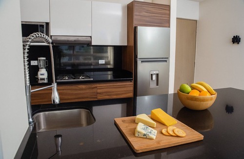 Monterrey Centro Apartment | Iconic Cerro Views Retreat with Rooftop Pool