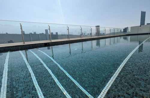Monterrey Centro Apartment | Iconic Cerro Views Retreat with Rooftop Pool