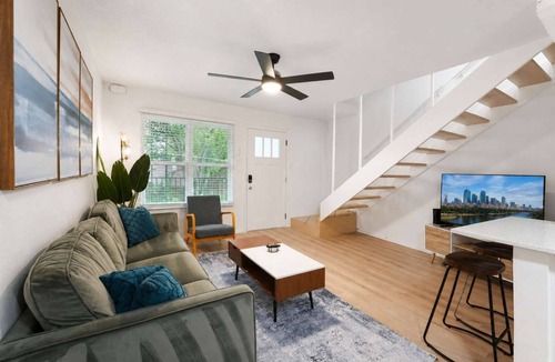 Hancock Apartment | Ideal 2BR king suite close to UT, Moody Center