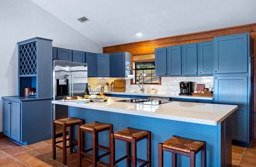 Ingram Cabin | Impressive Modern Cabin with Beautiful Interior and Exterior in Ingram, Texas