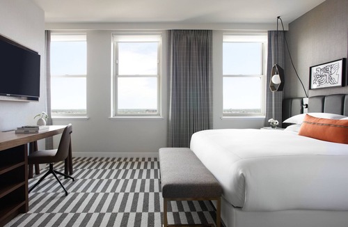 Downtown Fort Worth Hotel | In the heart of Downtown Fort Worth! Close to Fort Worth Zoo! Pets Allowed!