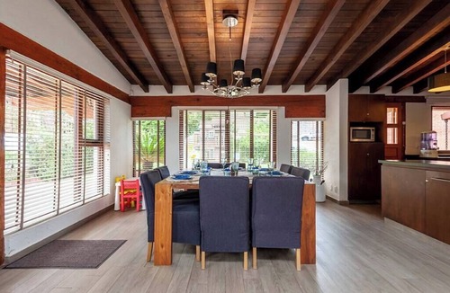 Valle de Bravo House | Incredible Property with Huge Garden and Pool!