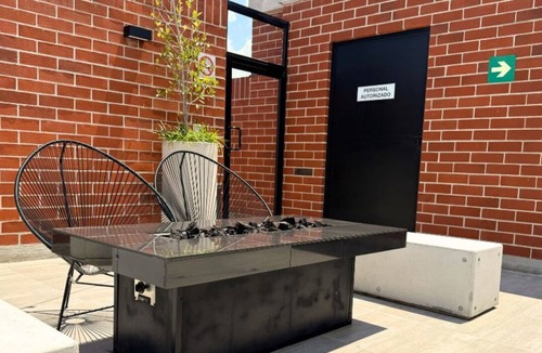 Zona 10 Apartment | Incredibly Safe, Perfect Location, Central Studio