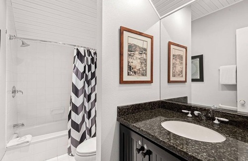 Downtown Hotel | Independence Square Unit 303 | Corner Studio with Premier Finishes, Downtown Location