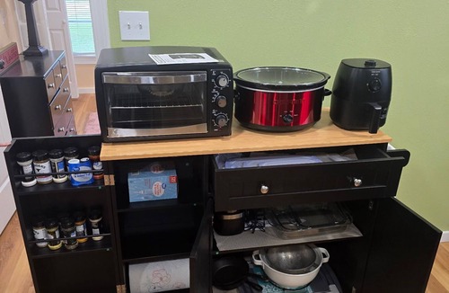 Fairbanks House | Infinity Guest House - Corporate Housing -Weekly Cleaning - Stocked Pantry