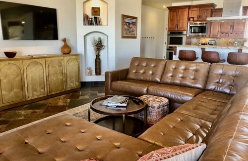 Greenehaven House | Inspiring views! Luxury, Serenity, Hot tub, Lake Powell, Antelope,EV Chg