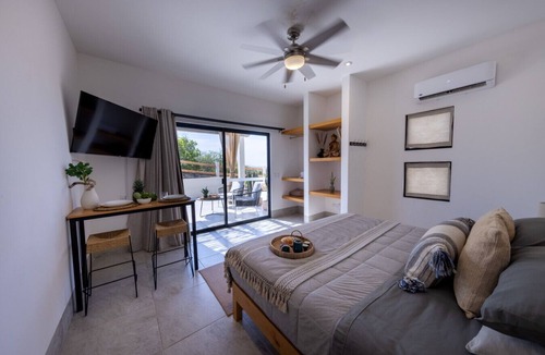 Vinorama Villa | Intimate Ocean Retreat · Walk to Beach · Pool & Spa