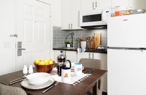 Shenandoah Hotel | InTown Suites Extended Stay Baton Rouge LA
