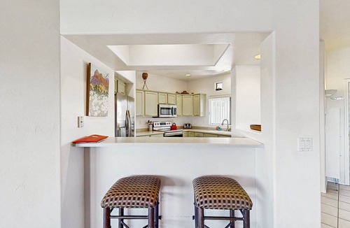 Rancho Vistoso Condo | Inviting condo with balcony & clubhouse amenity access