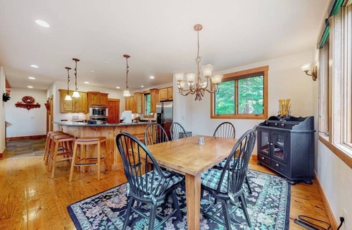 Crown Cabin | Inviting mountain cabin with skiing, fireplace, balcony, hot tub, & W/D