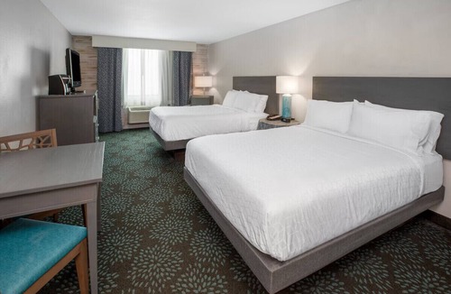 South Padre Island Hotel | Island Oasis Double Queen Suite-Pool & Beach