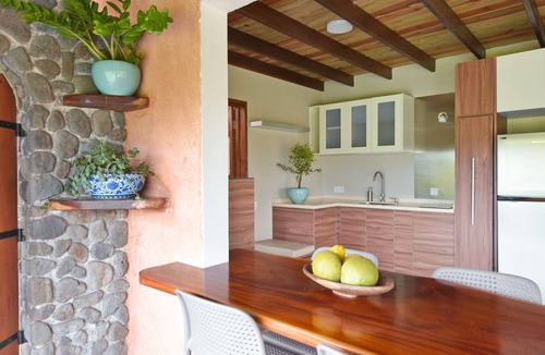 Bouvet Island Villa | Iva'Iva, ideally located in the heart of the Presqu'île to visit Tahiti iti.