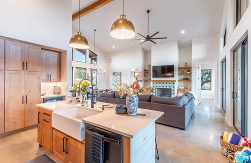 Johnson City House | Johnson City Limits Panoramic Hill Country Views!