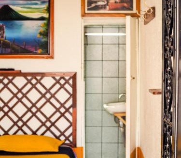 San Pedro La Laguna Hotel | Joyas Del Sol Hotel