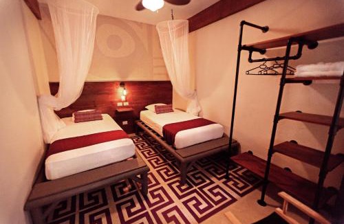 Tikal National Park Hotel | Jungle Lodge Tikal Hostal