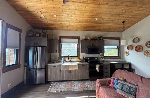 Boulder Cabin | Juniper House: Your Serene Boulder, Utah Mountain Retreat