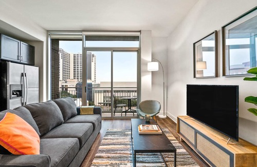 Waller Creek District Apartment | Kasa | Welcoming 1BD + Walk to Local Eateries | Austin