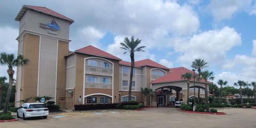 El Lago Hotel | Kemah Edgewater Hotel, SureStay Collection by Best Western