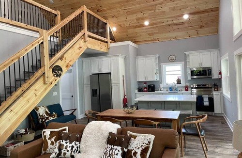 Buchanan House | Kickback Cabin at Kentucky Lake
